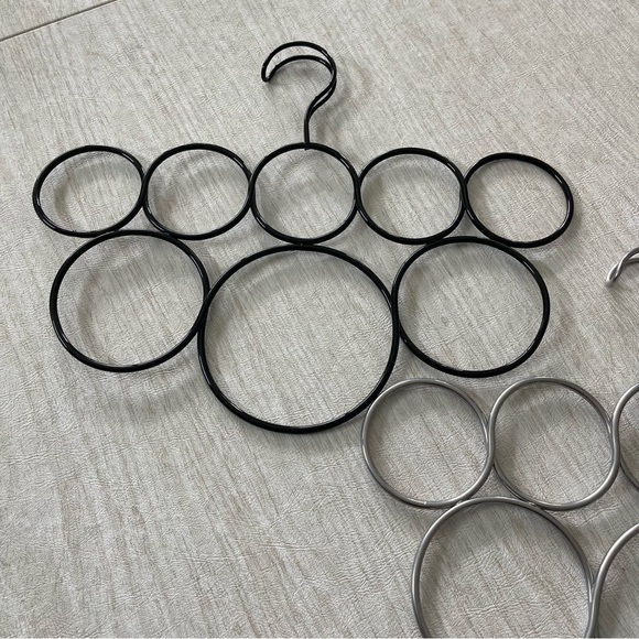 I design Classico no snag scarf hangers from the container store - Picture 3 of 4